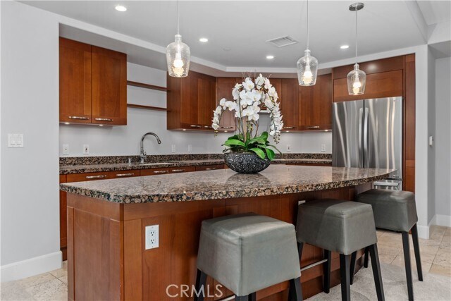 Building Photo - 5042 Scholarship