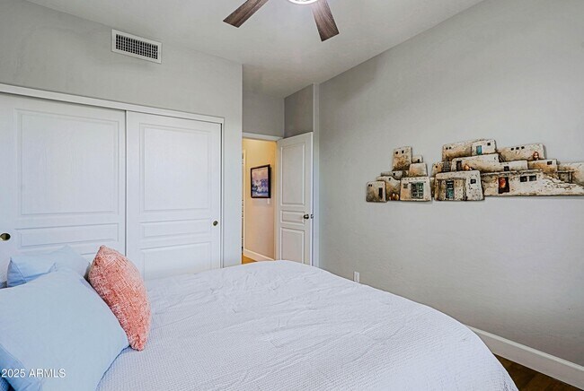 Building Photo - 6939 E Bramble Berry Ln