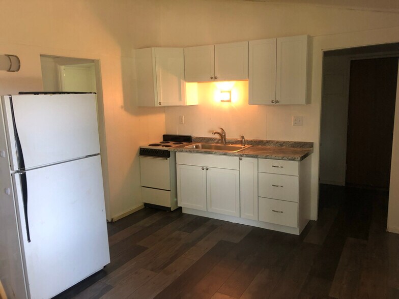 Building Photo - 2202 Fargo Ave