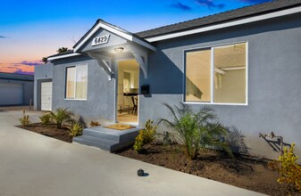 Building Photo - Private 2BR / 1BA Bungalow Unit in Hyde Park Section 8 Welcome!