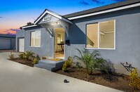 Building Photo - Private 2BR / 1BA Bungalow Unit in Hyde Park Section 8 Welcome!