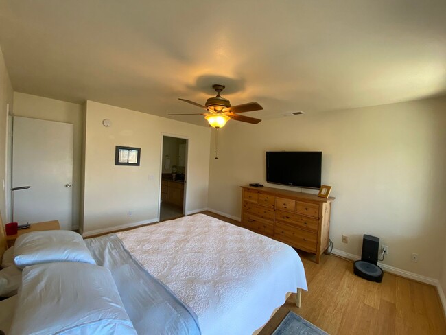 Building Photo - Carlsbad Village  Furnished 2 bedroom/2 ba...