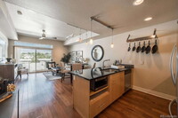 Building Photo - Amazing apartment in Jefferson Park with v...