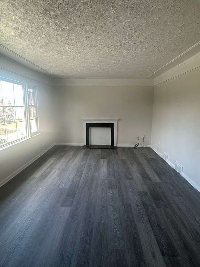 Building Photo - 3641 Ingleside Rd