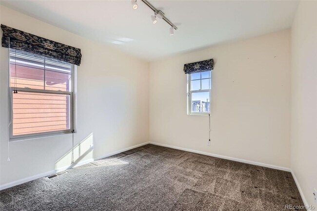 Building Photo - 4 Bedroom single family home in Central Pa...