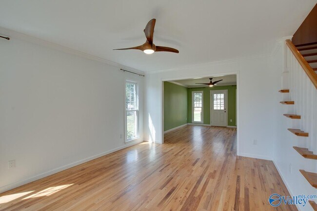 Building Photo - 501 Brenda Dr