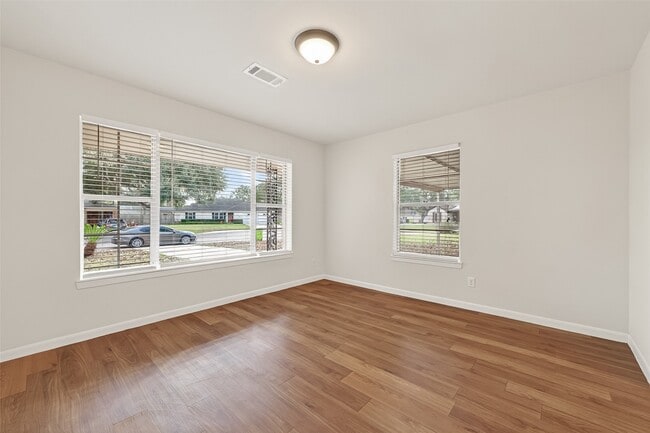 Building Photo - 1411 Mimosa Ln