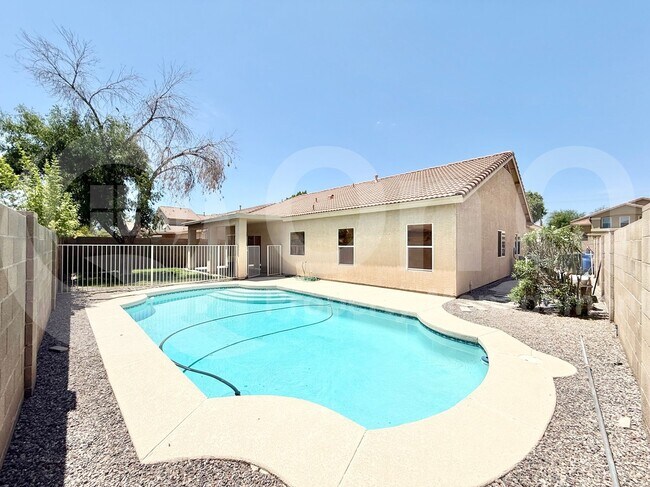 Building Photo - 1487 E Aspen Ave