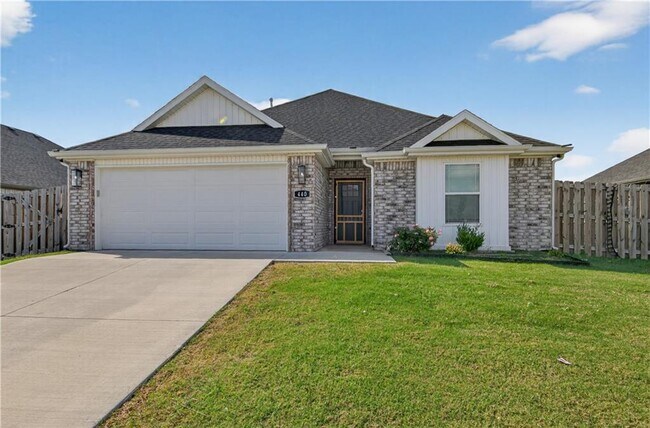 Building Photo - 440 Willow Dr