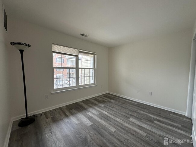 Building Photo - 1022 Dogwood Ct