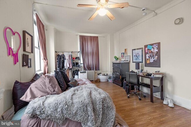 Building Photo - 1324 Locust St