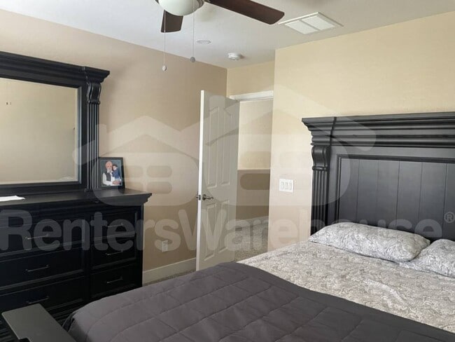 Building Photo - 2328 W Skinner Dr