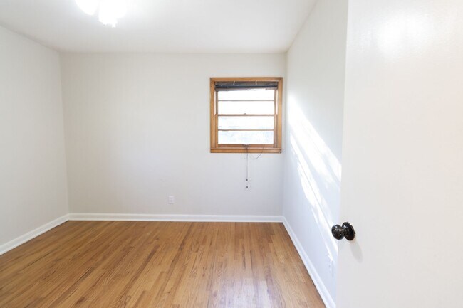 Building Photo - 2501 Brookside Ct
