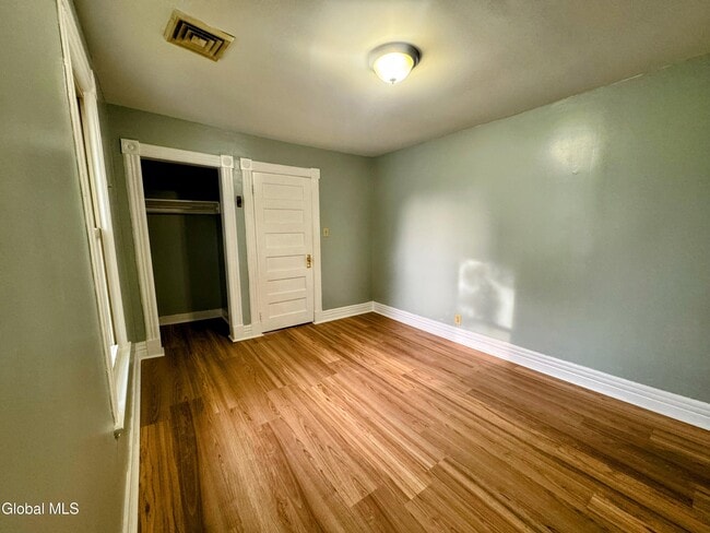 Building Photo - 838 Lancaster St