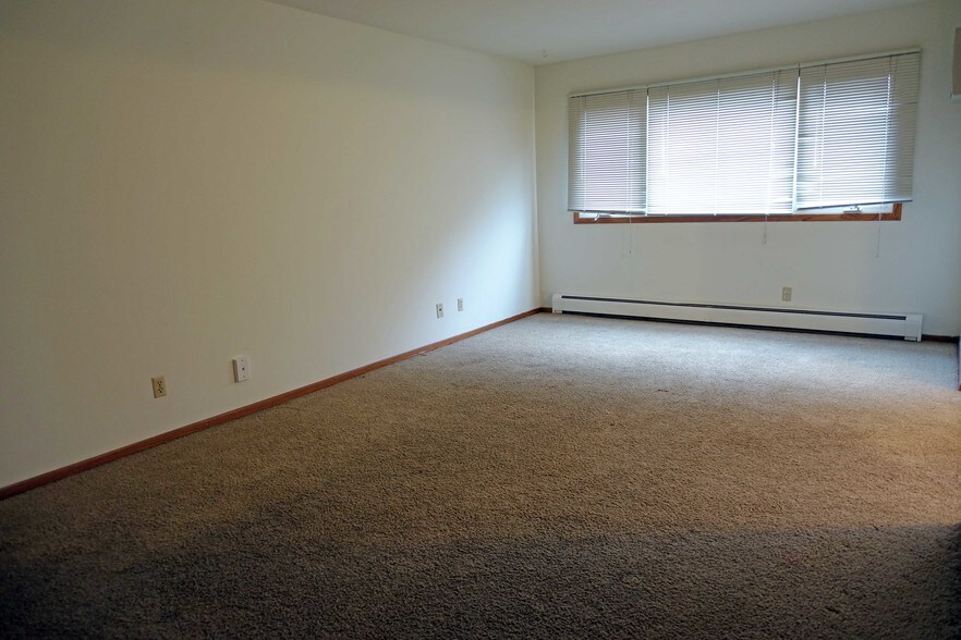 Building Photo - 612 N 4th St