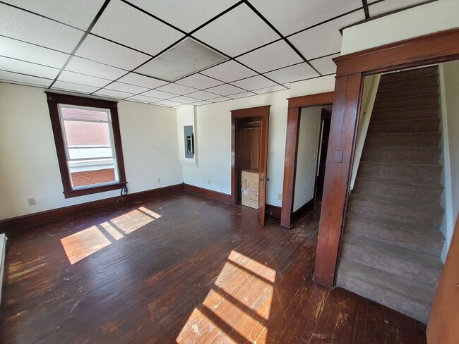 Building Photo - 2nd St 215-217 N