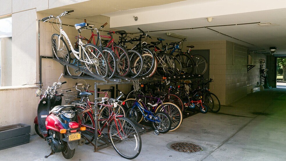 Building Photo - 836 Bergen St