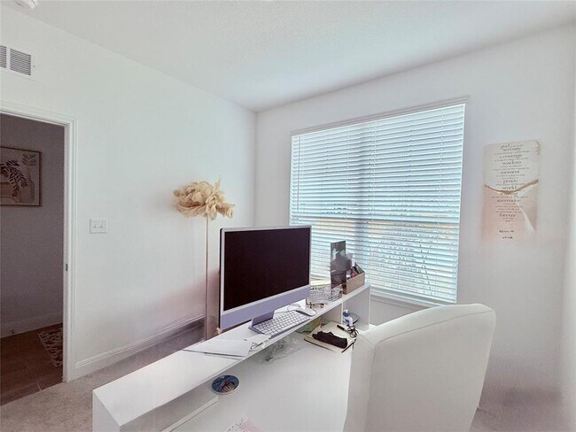 Building Photo - 513 Senca Pk