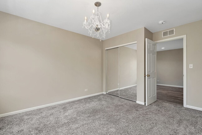 Building Photo - 2576 Hillsboro Blvd