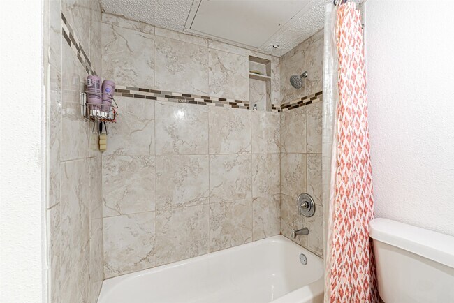 Building Photo - 2121 Hepburn St