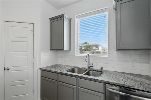 Building Photo - 1105 Kingston Ct