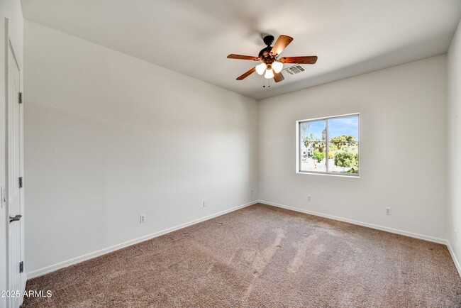 Building Photo - 3805 E Earll Dr