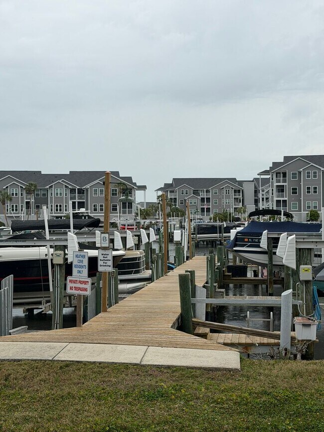 Building Photo - Waterfront Condo in Gulf Landings
