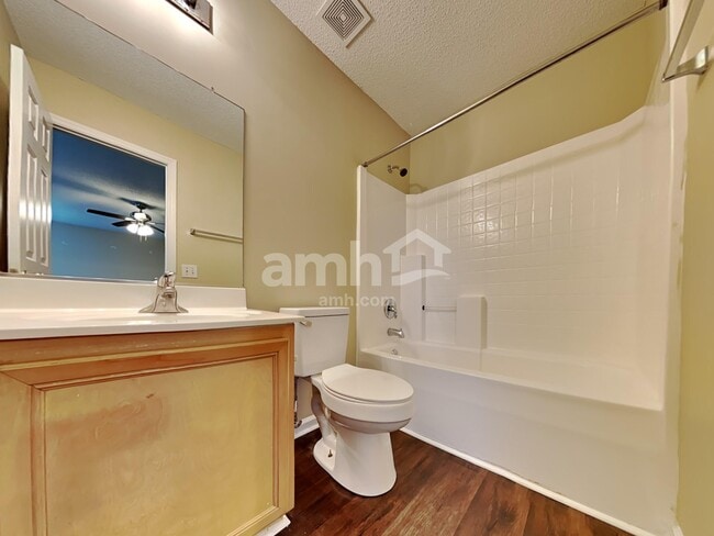 Building Photo - 96 Blue Jasmine Ln