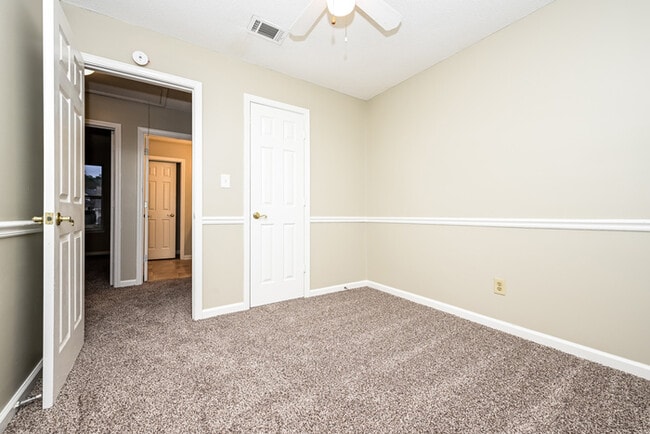 Building Photo - Fantastic 3bd/1.5ba home! Let yourself in!