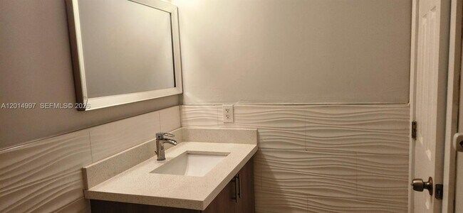 Building Photo - 7823 Miller Dr