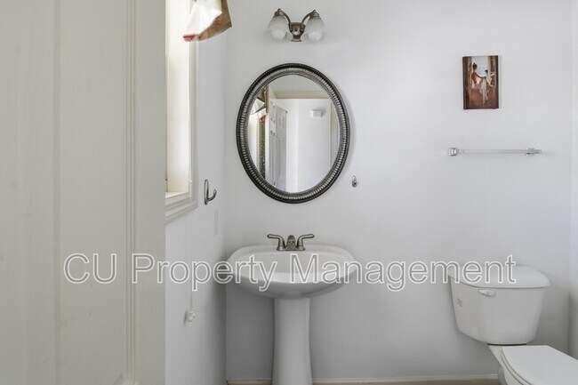 Building Photo - 3921 Trailway Dr