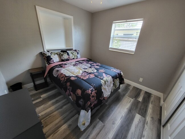 Building Photo - Lime Way