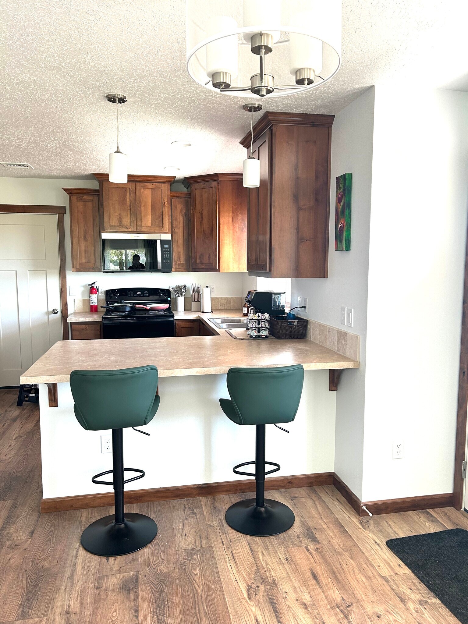 Swivel Barstools - 34558 Fry Rd SE