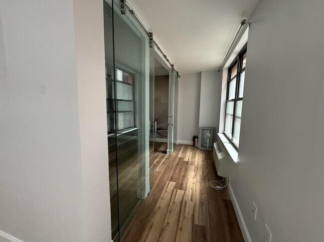 Building Photo - 4301 Park Ave