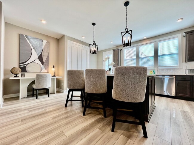 Building Photo - 4 Bedroom, Luxury living in premium location next to Liberty Center and Interstate 75