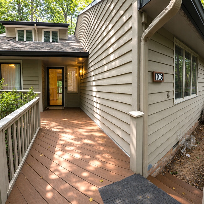 Building Photo - 106 Montrose Dr