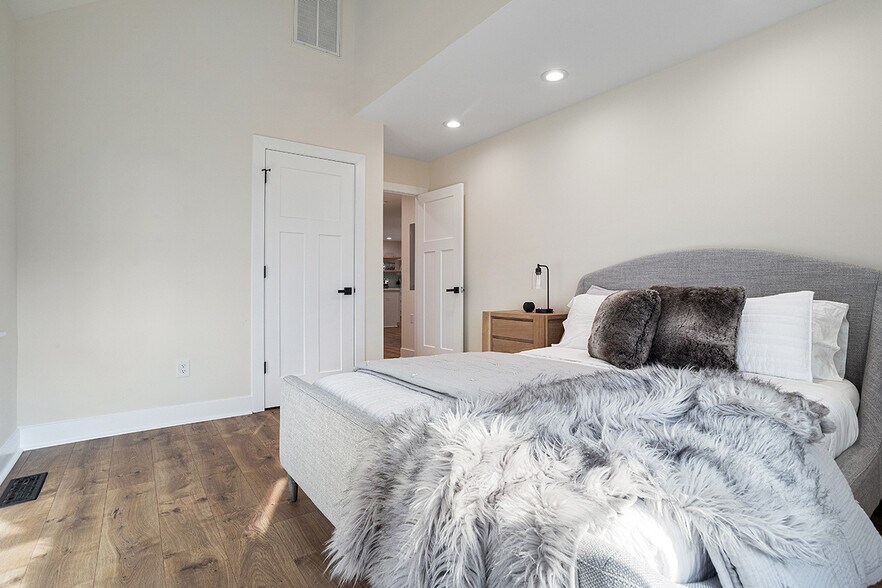 Secondary Bedroom - 4112 Saint James Church Rd