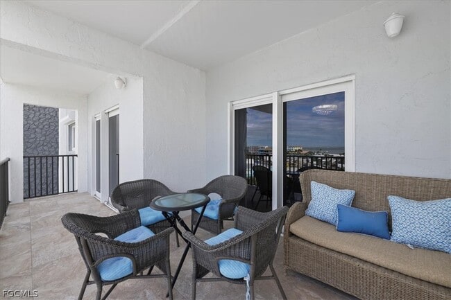 Building Photo - 1511 Estero Blvd