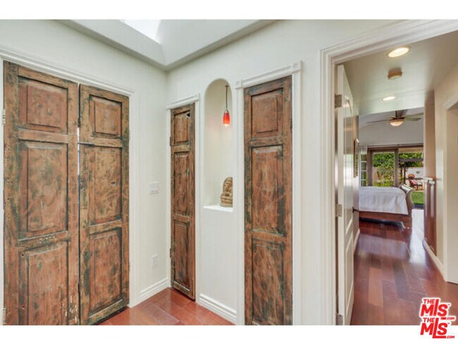 Building Photo - 4224 Beethoven St