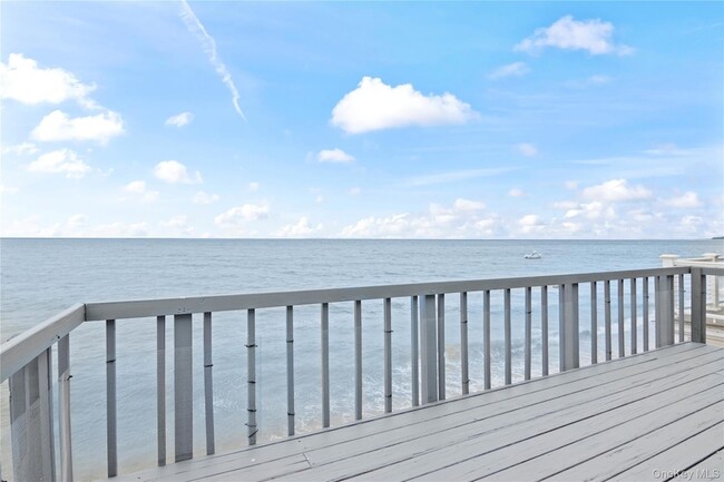 Building Photo - 19 Pine Ln