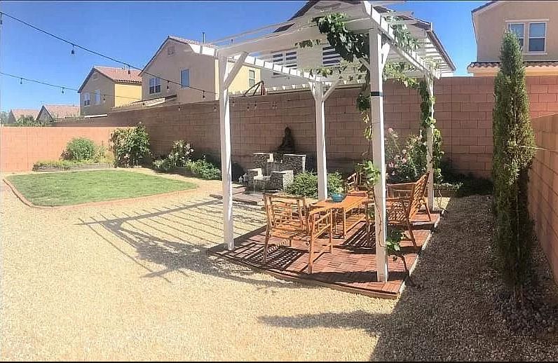Backyard (Decor not included) - 263 Garden Trellis Ct