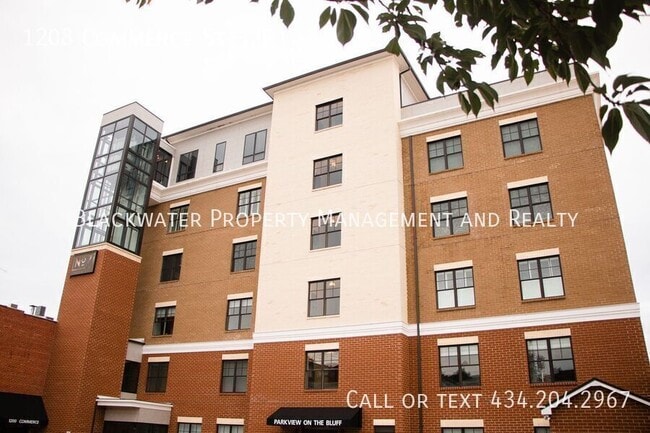 Building Photo - 1208 Commerce St