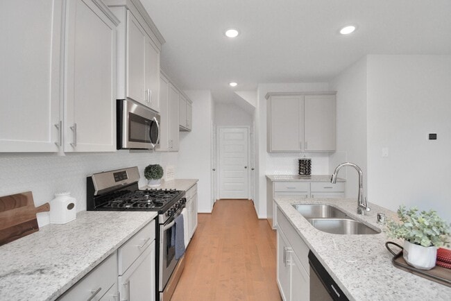 Building Photo - 27911 Western Crk Ct