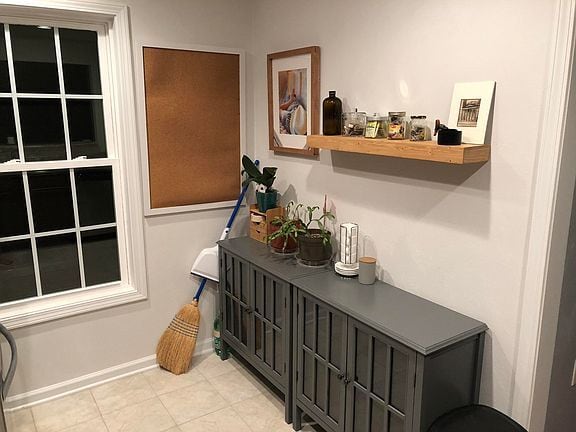 Building Photo - 6849 Village Green Dr