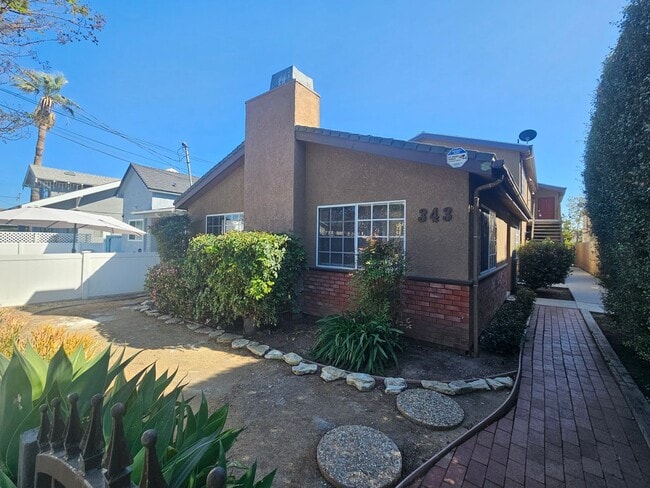 Building Photo - 12th St Omid