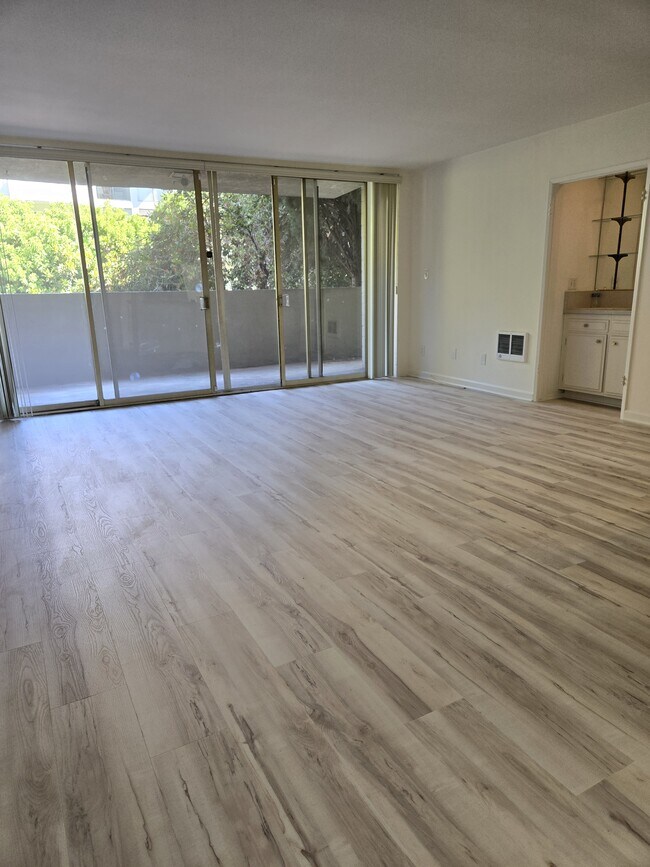 Building Photo - 1300 Midvale Ave