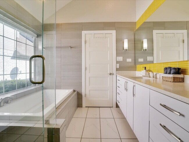 Building Photo - 4215 Voss Hills Pl