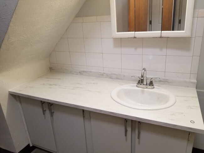 Building Photo - 411 N Craig St