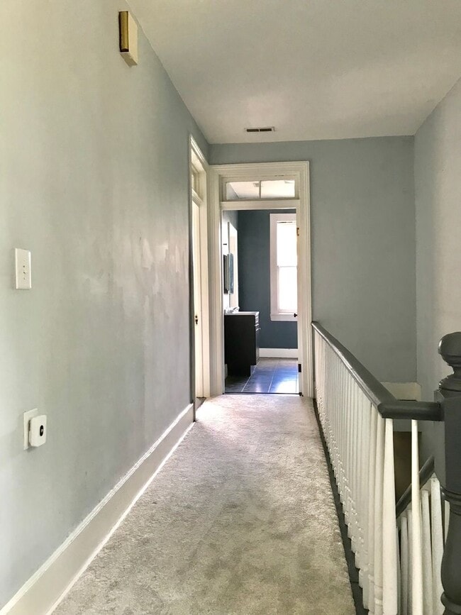 Building Photo - 89C