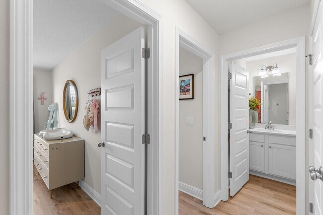 Building Photo - 4 Redbird Lp